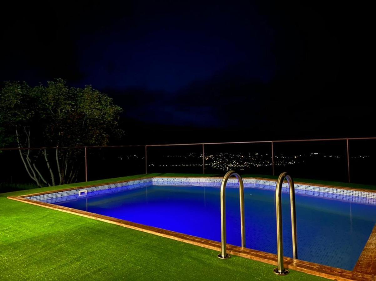 Glamping Wolf Mount Villa Margahovit Buitenkant foto
