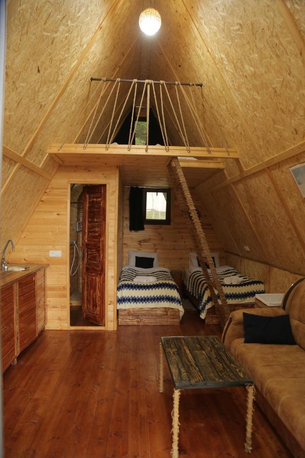 Glamping Wolf Mount Villa Margahovit Buitenkant foto