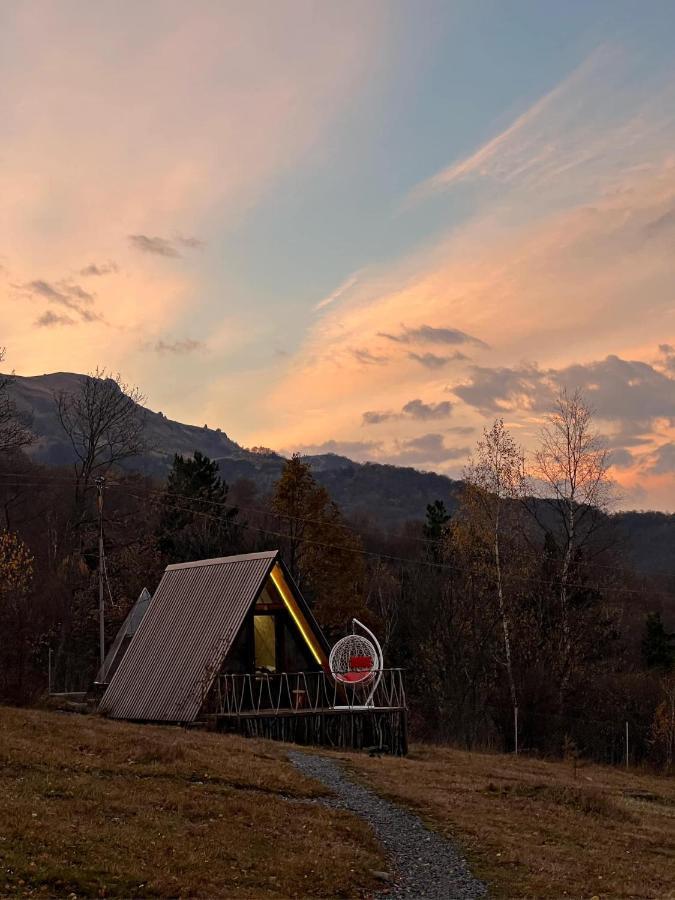 Glamping Wolf Mount Villa Margahovit Buitenkant foto